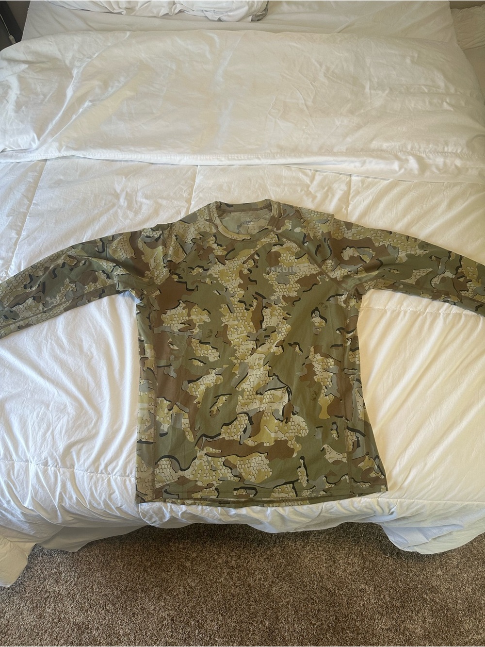 KUIU Men's Long-Sleeve Camo Performance Shirt - Valo Peloton 118